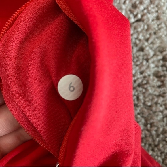 Lululemon Run Speed Squad Skirt Shorts Red Zipper pocket Sz 6 - Picture 8 of 10